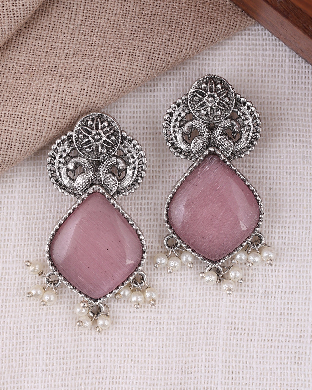 Ragini Stud Earrings - wxo