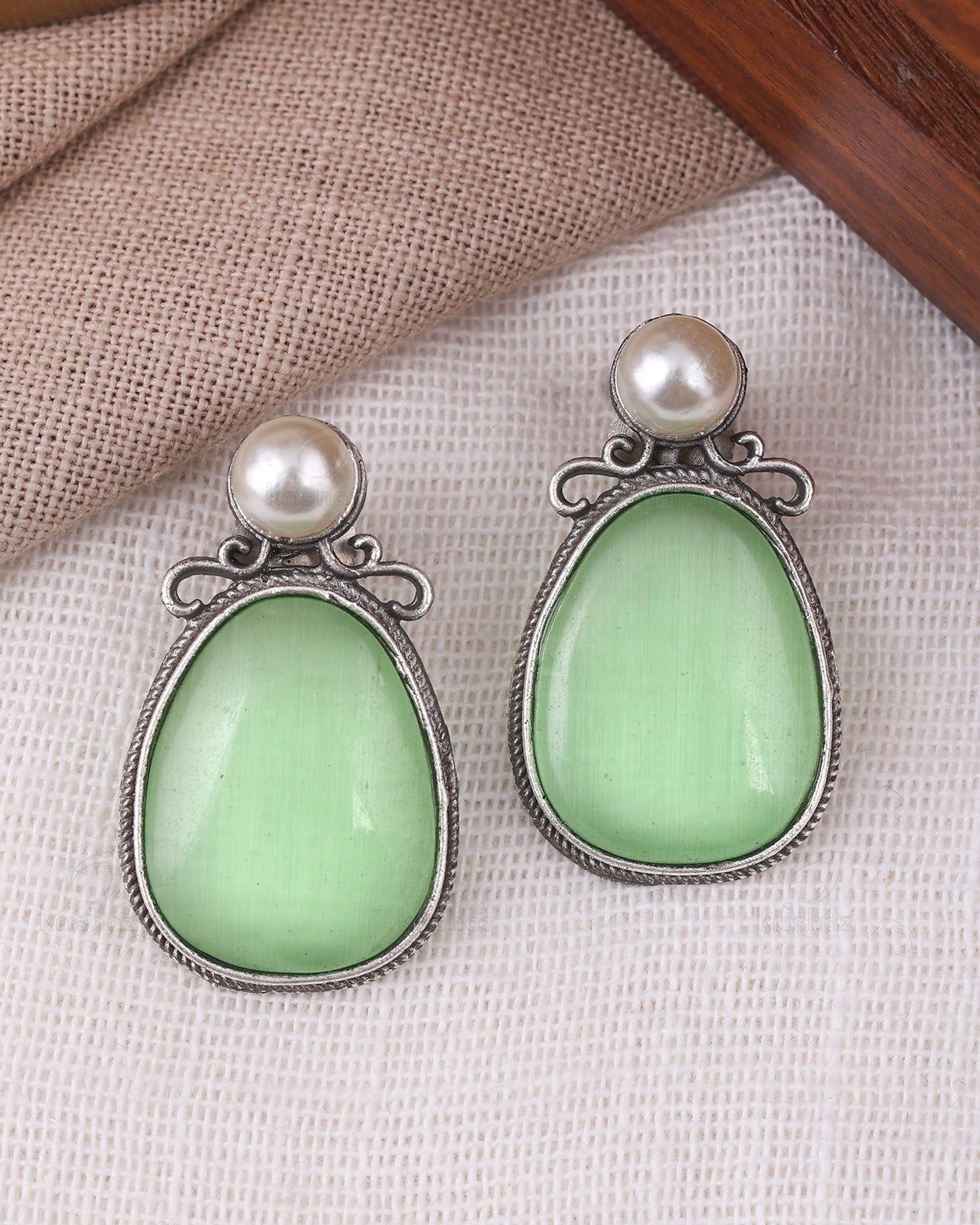 Tasha Stud Earrings - wxo