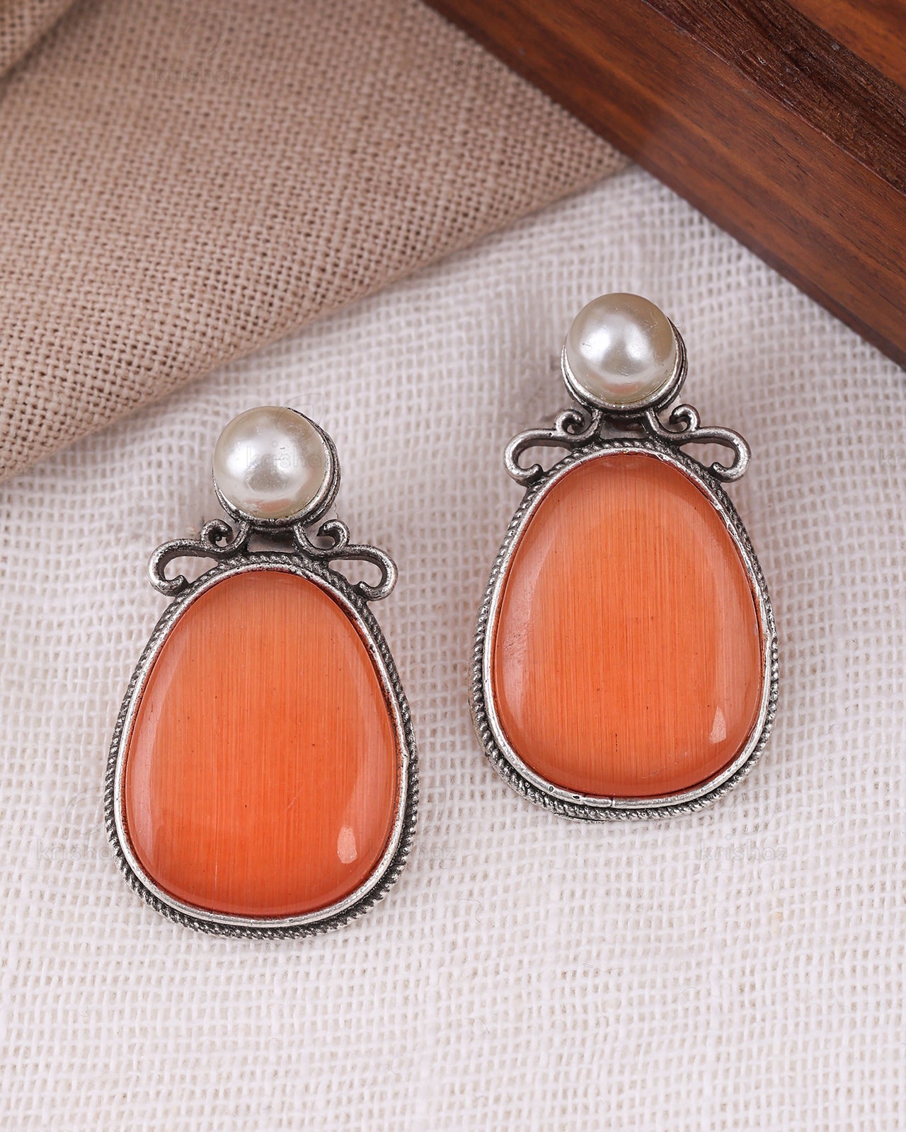 Tasha Stud Earrings - wxo