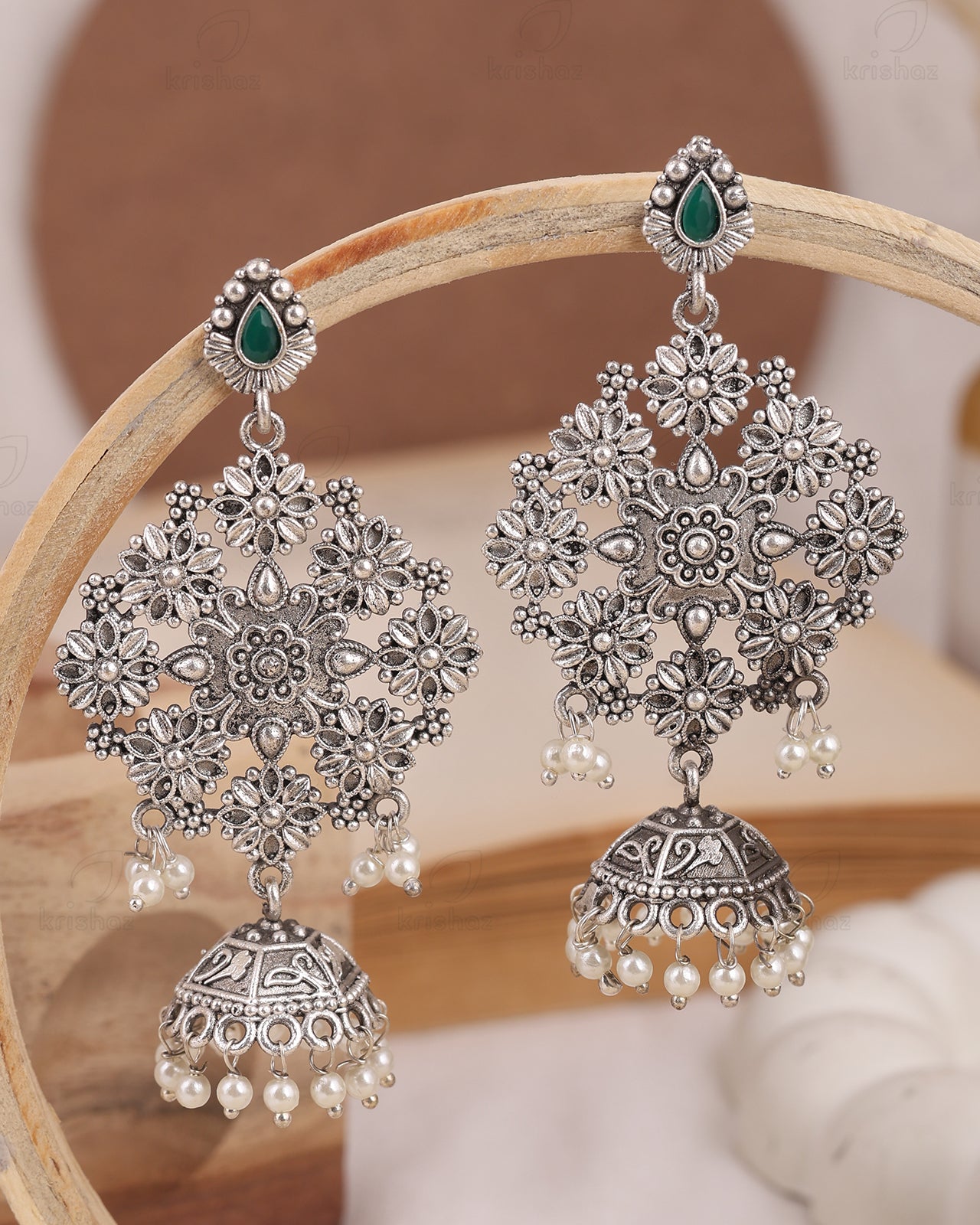 Saanchi Dangler Earrings