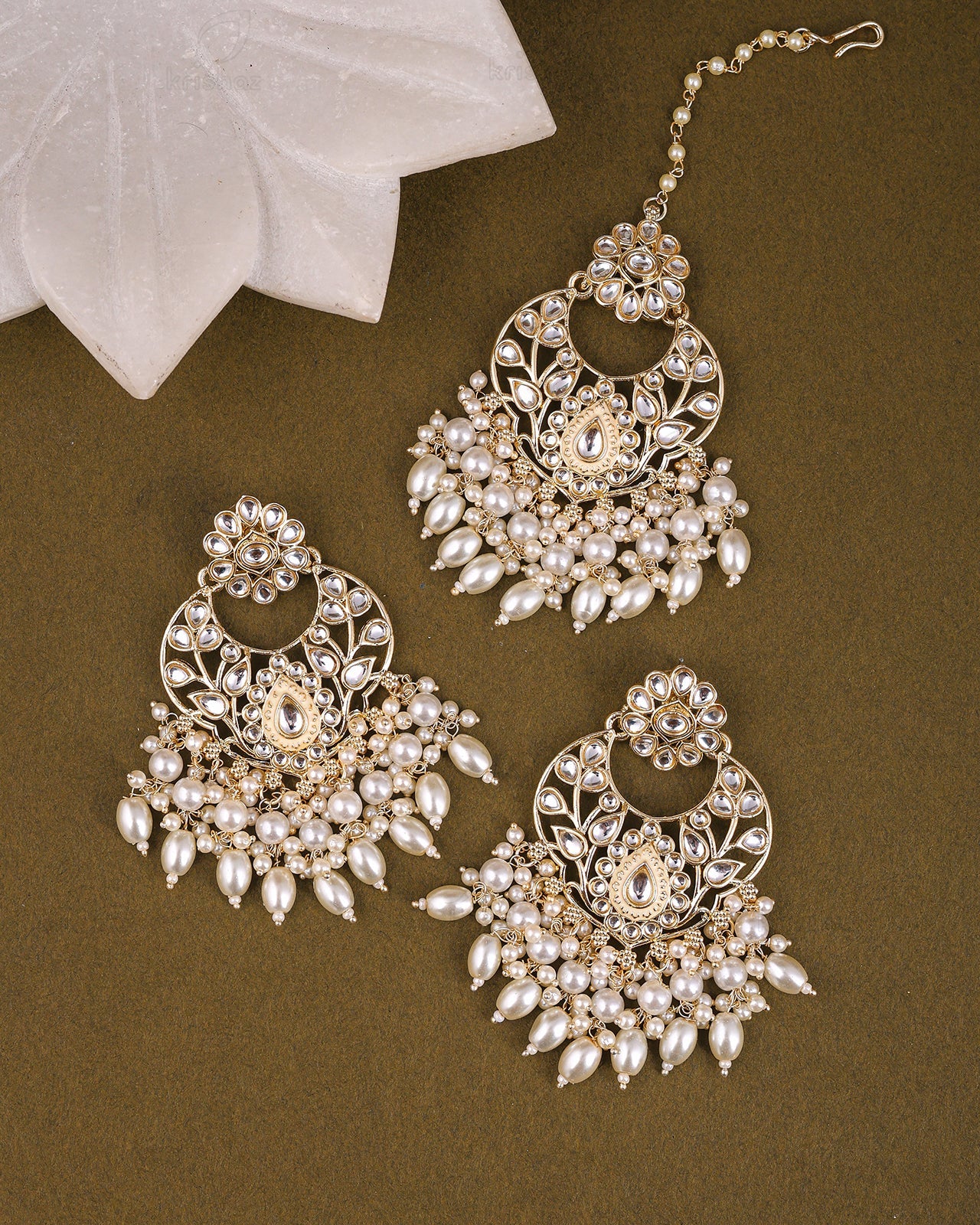 Maitri Kundan Danglers Earrings With Mangtika