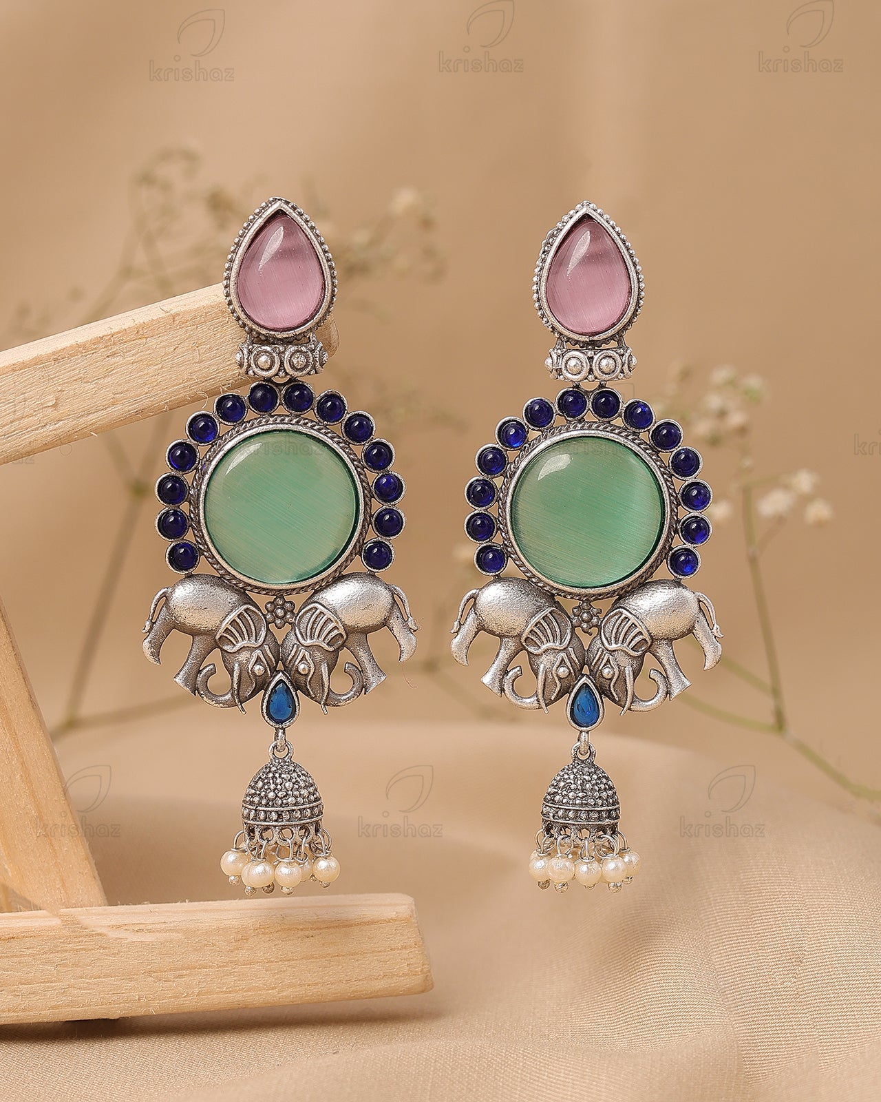 Samiksha Dangler Earrings - wxo
