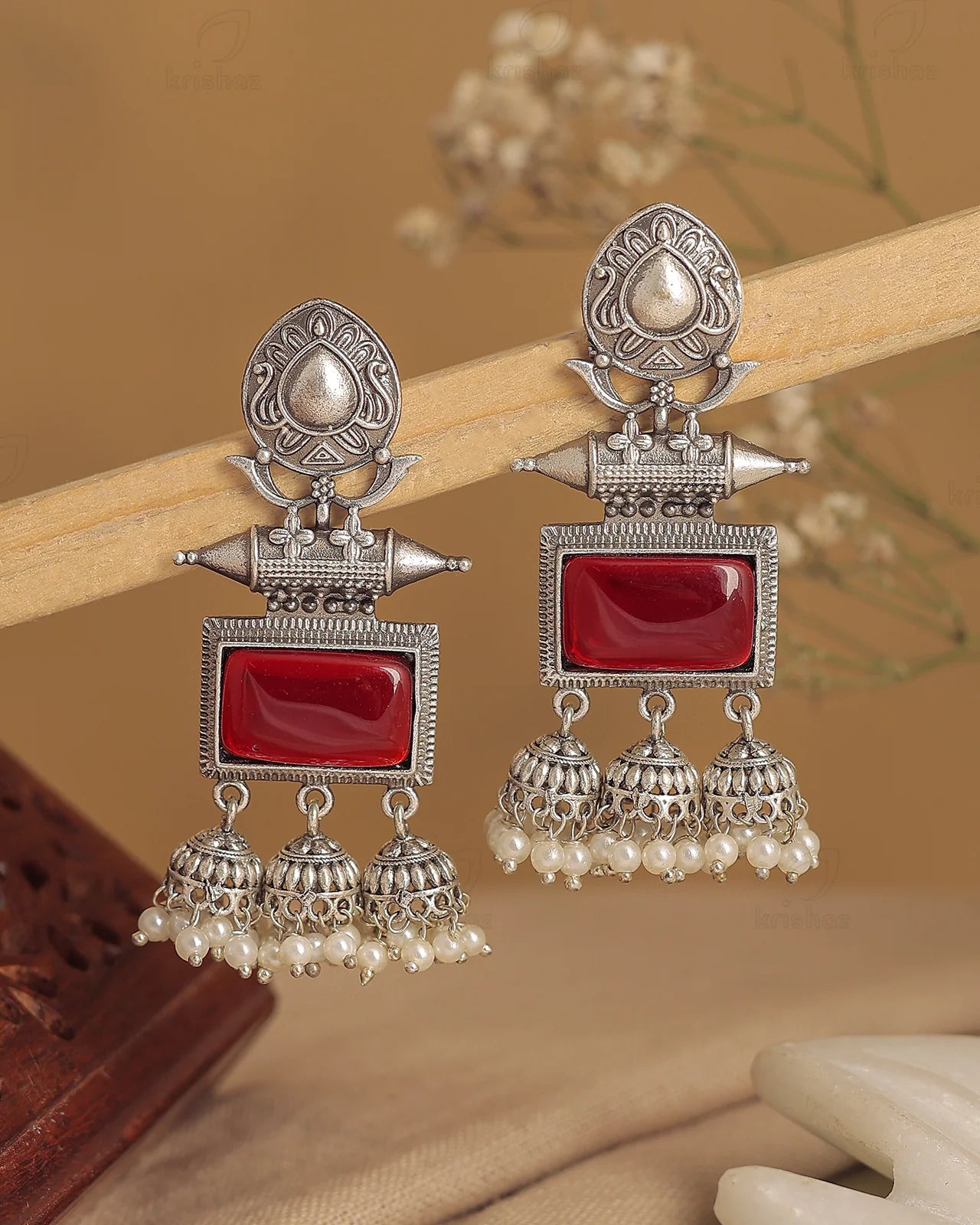 Maanya Dangler Earrings - wxo