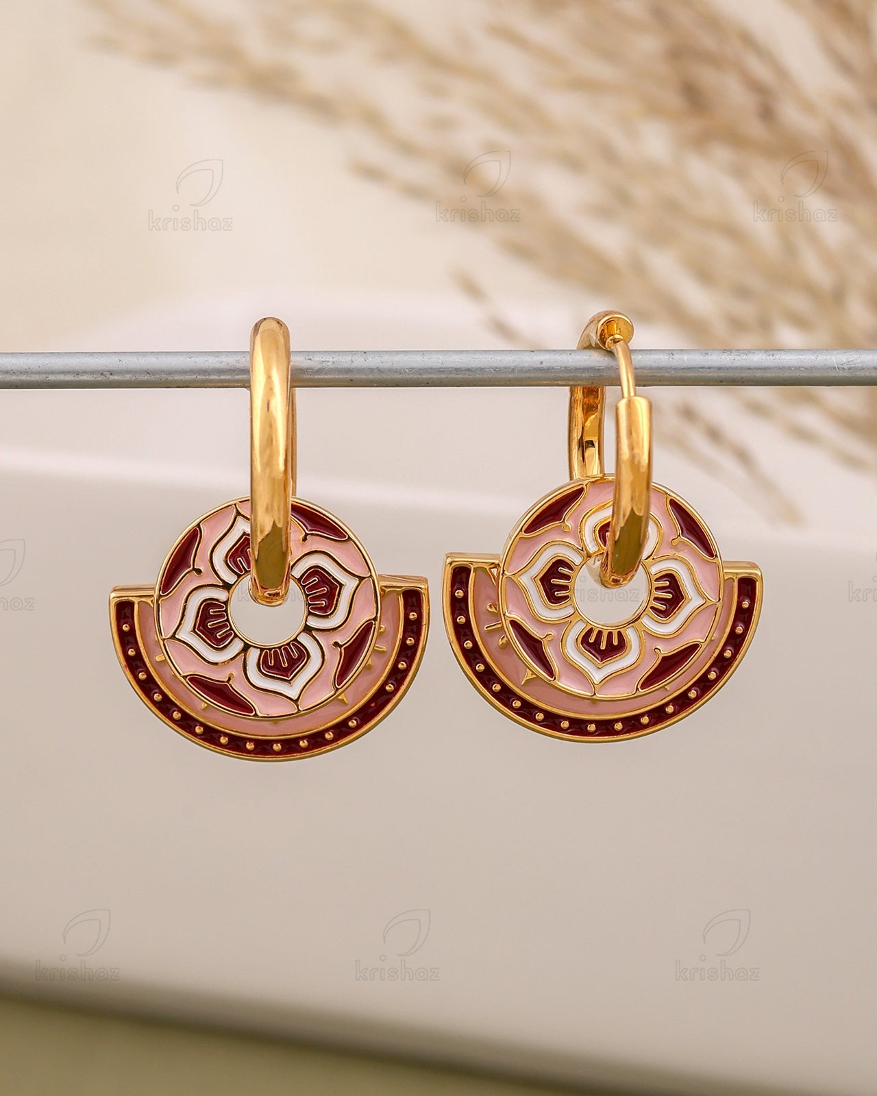 Viola Fashionable Hoop Earrings