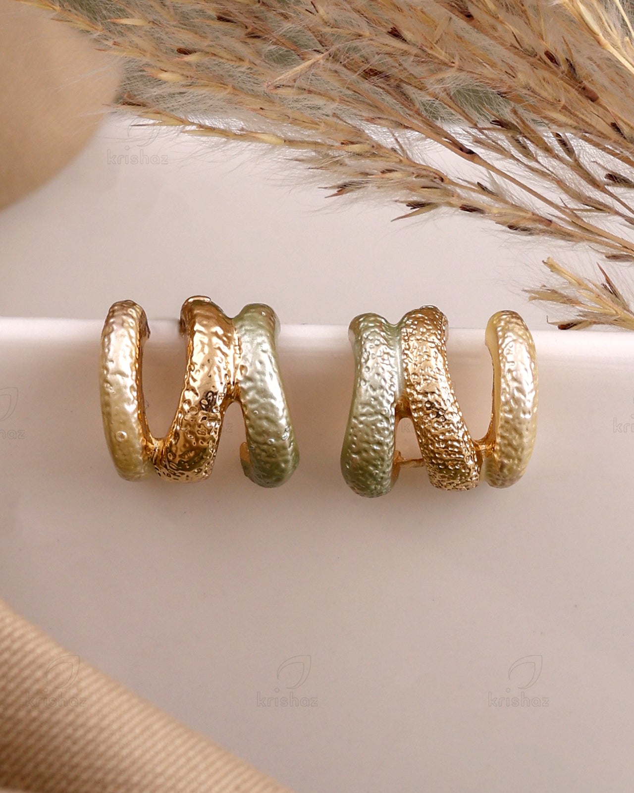 Catalina Fashionable Stud Earrings