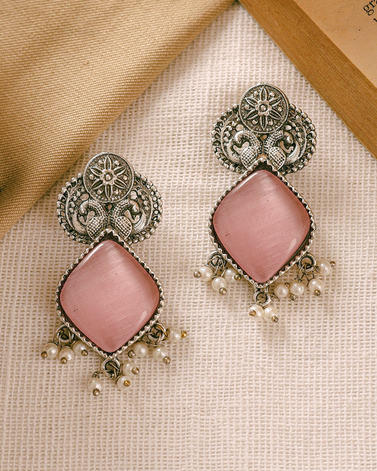 Ragini Stud Earrings - wxo