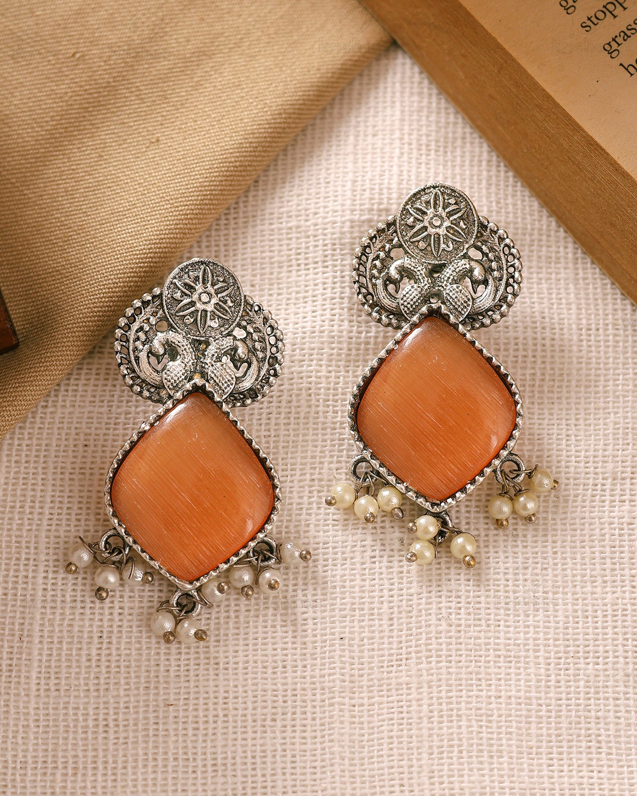 Ragini Stud Earrings - wxo