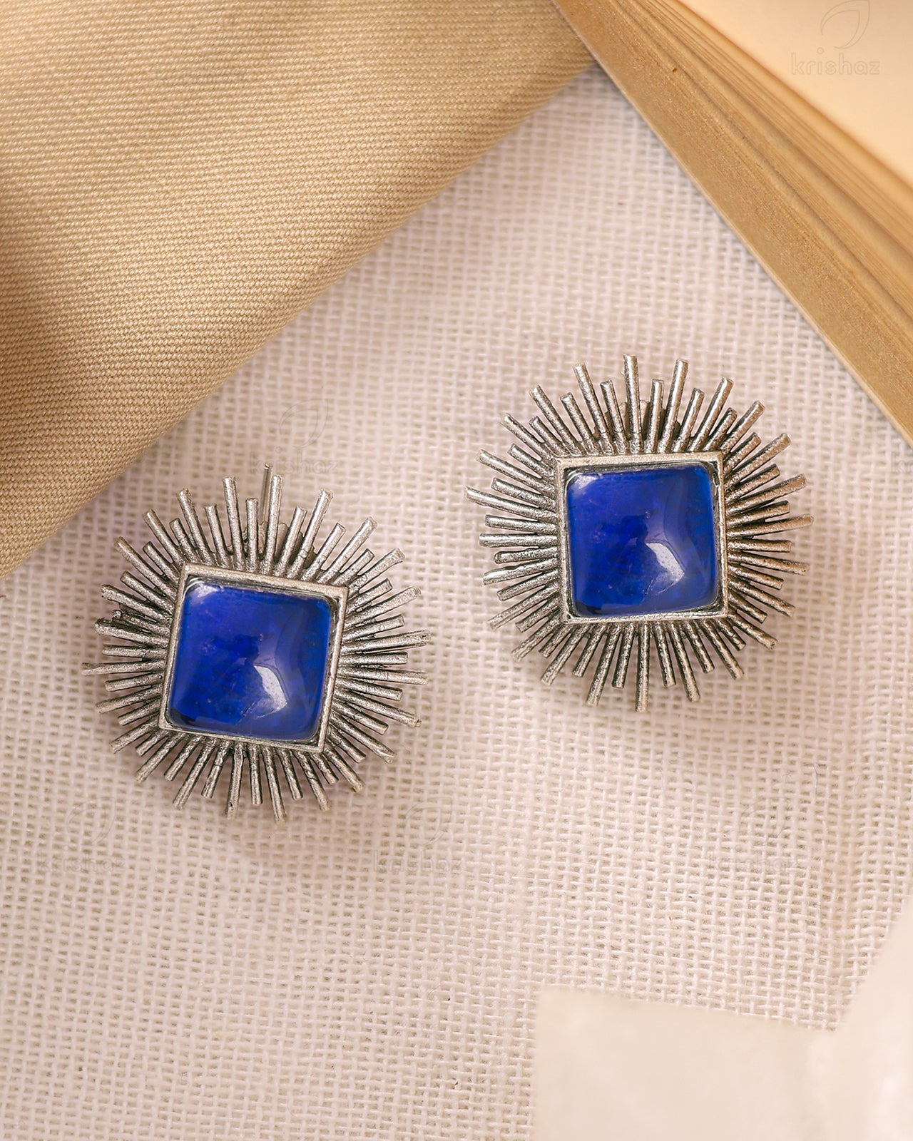 Aditya Stud Earrings - wxo