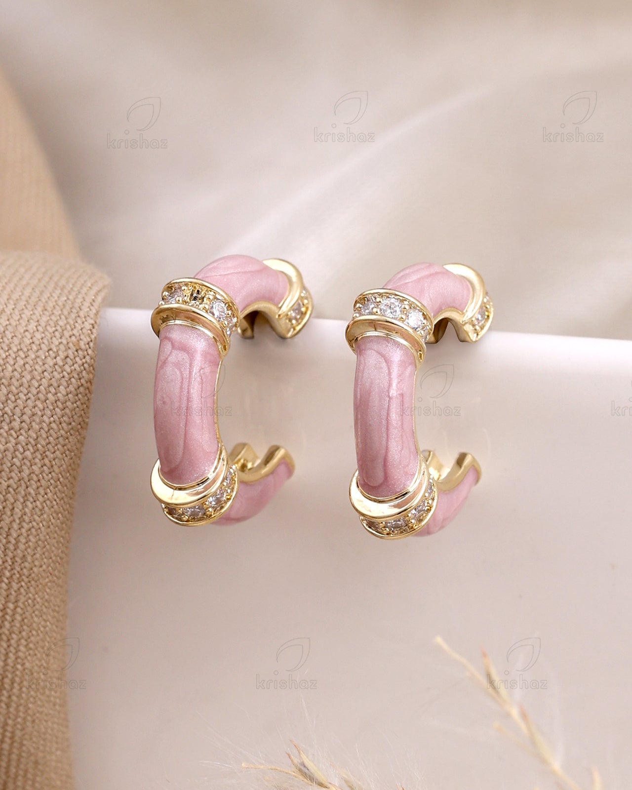 Sira Fashionable Stud Earrings