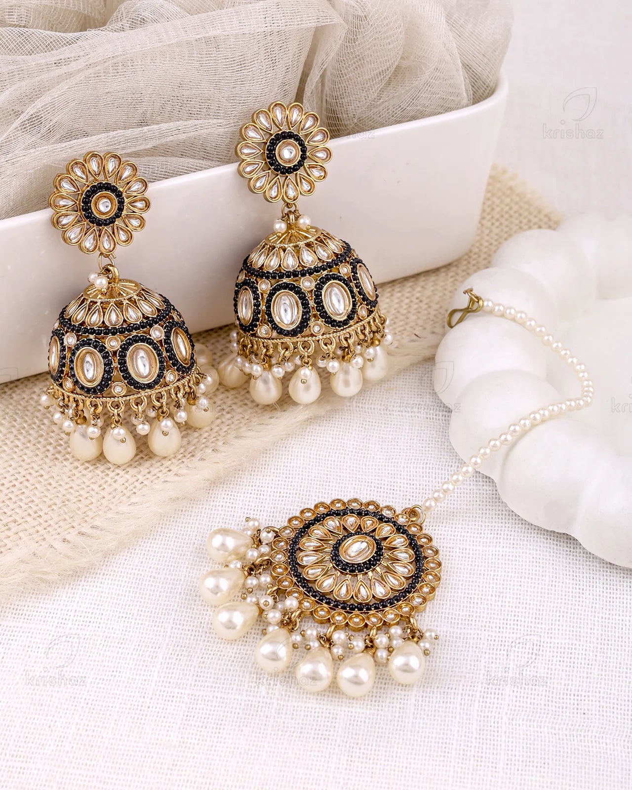 Samira Pakistani Kundan Jhumki Earrings With Mangtika