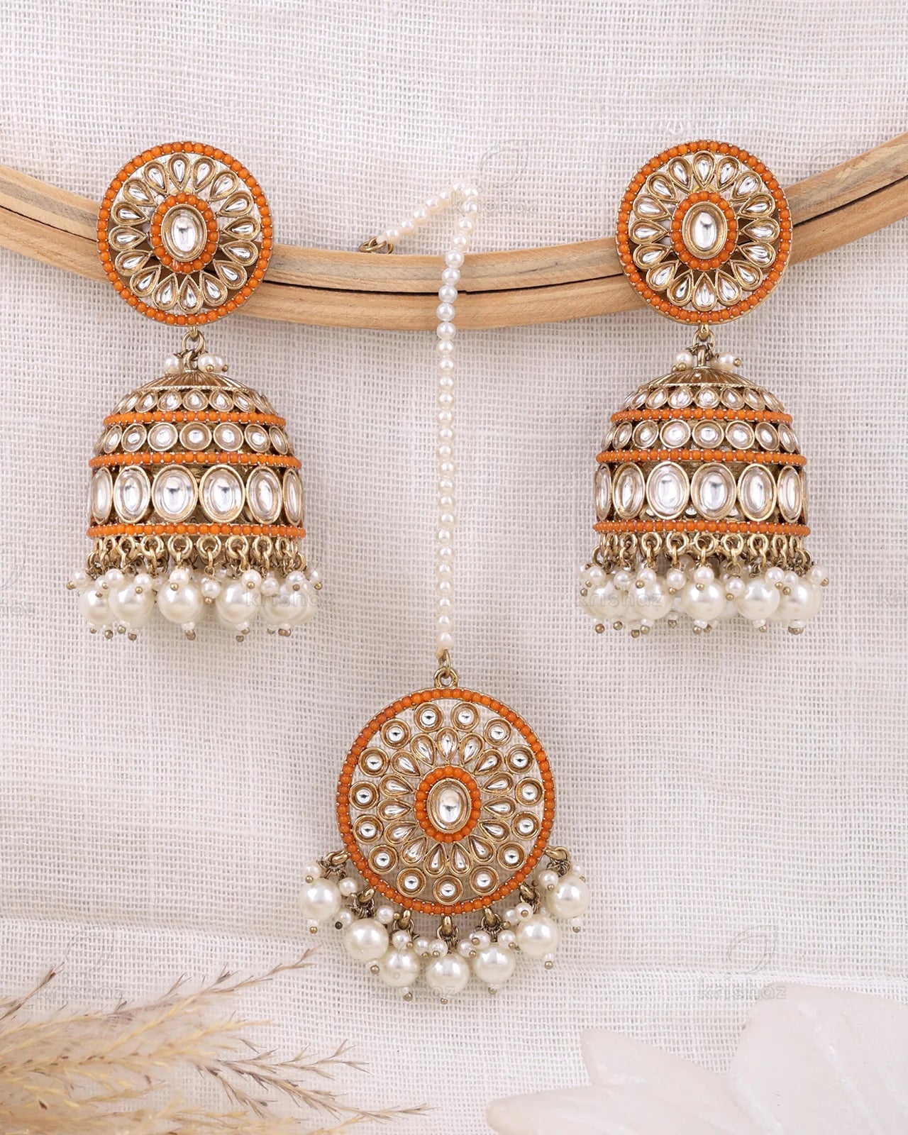 Anabia Pakistani Kundan Jhumki Earrings With Mangtika