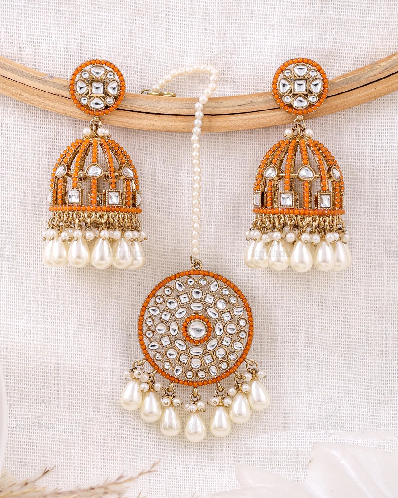 Mehnaz Pakistani Kundan Jhumki Earrings With Mangtika