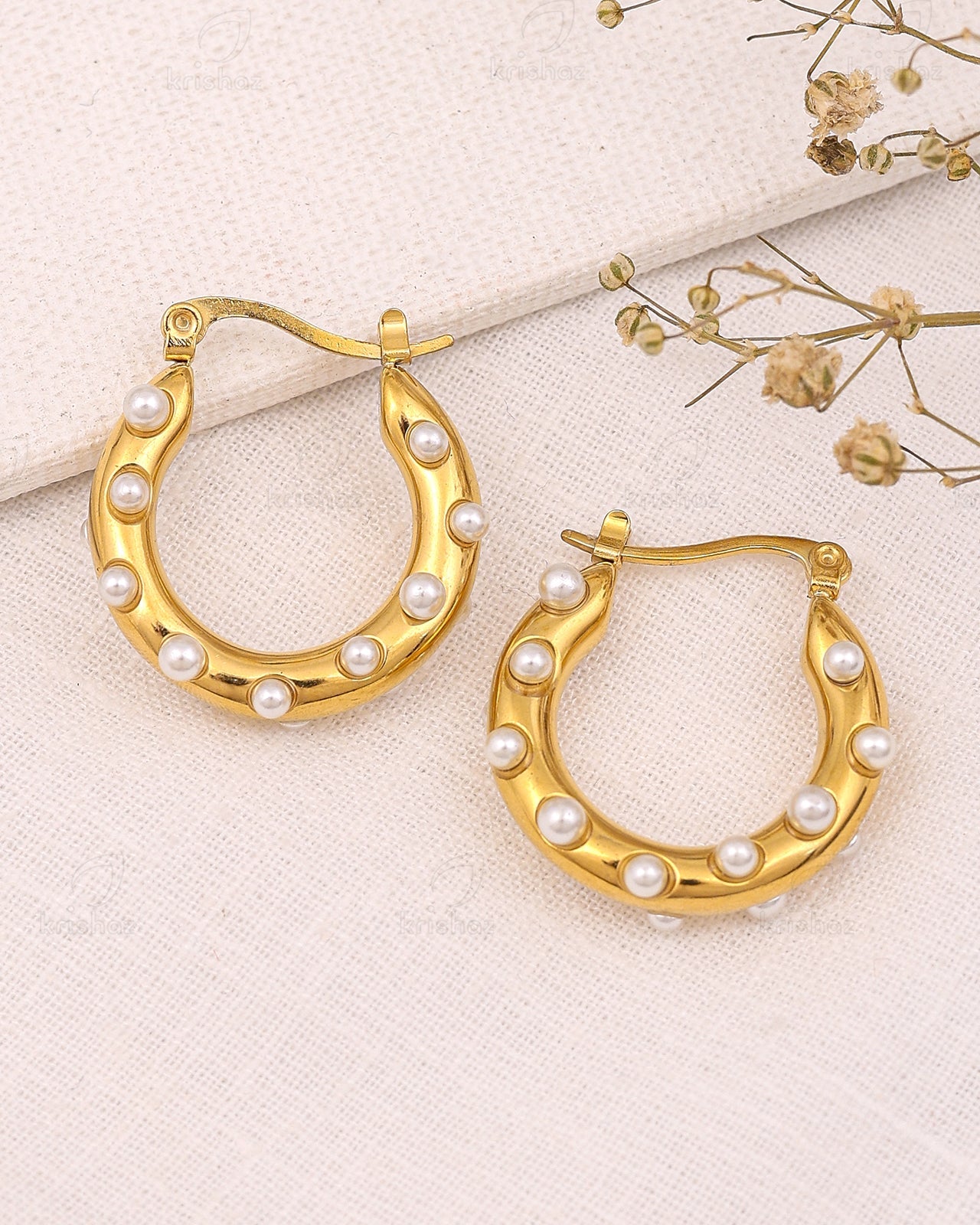 Taha Fashionable Hoop Earrings