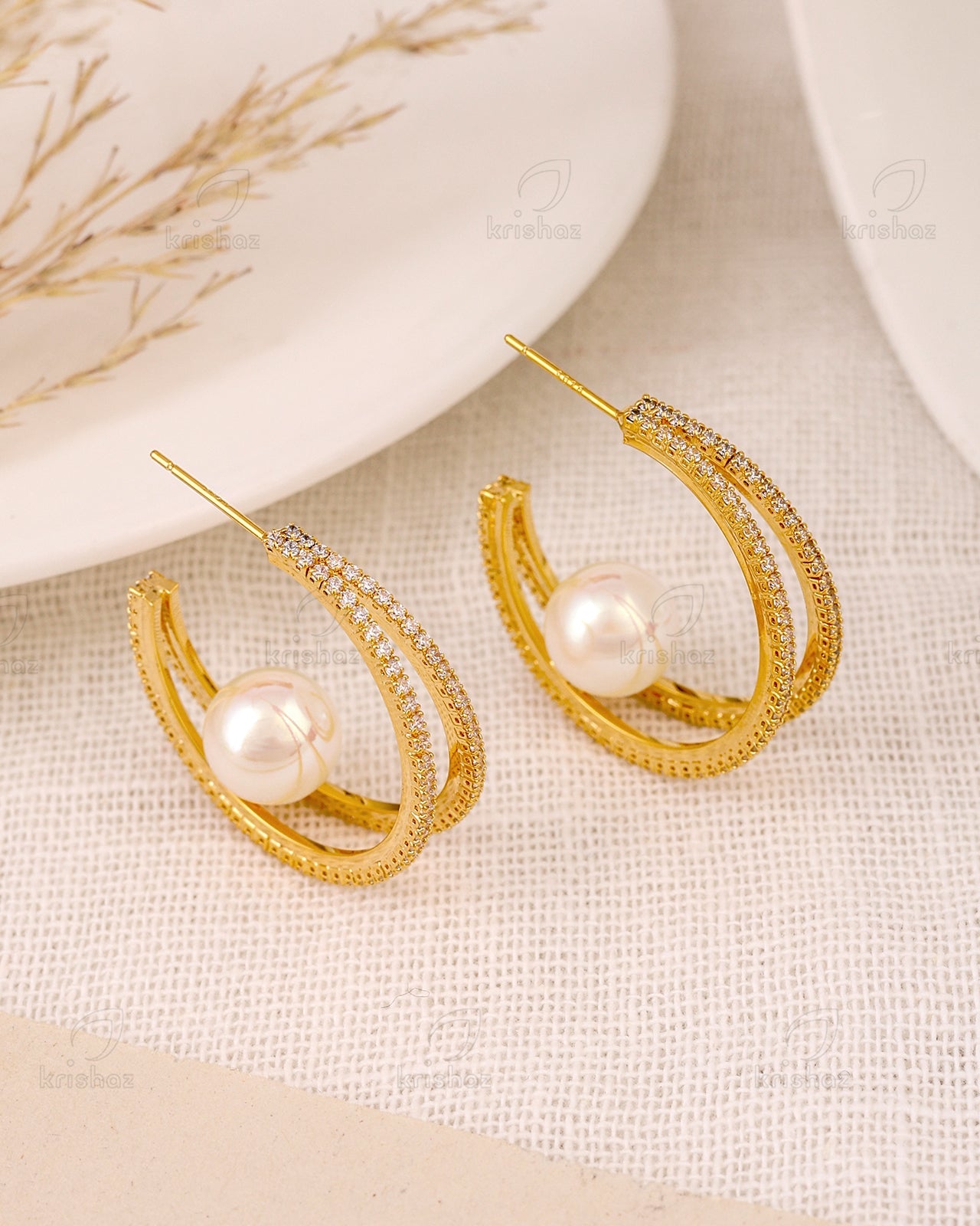 Goldie Fashionable Stud Earrings