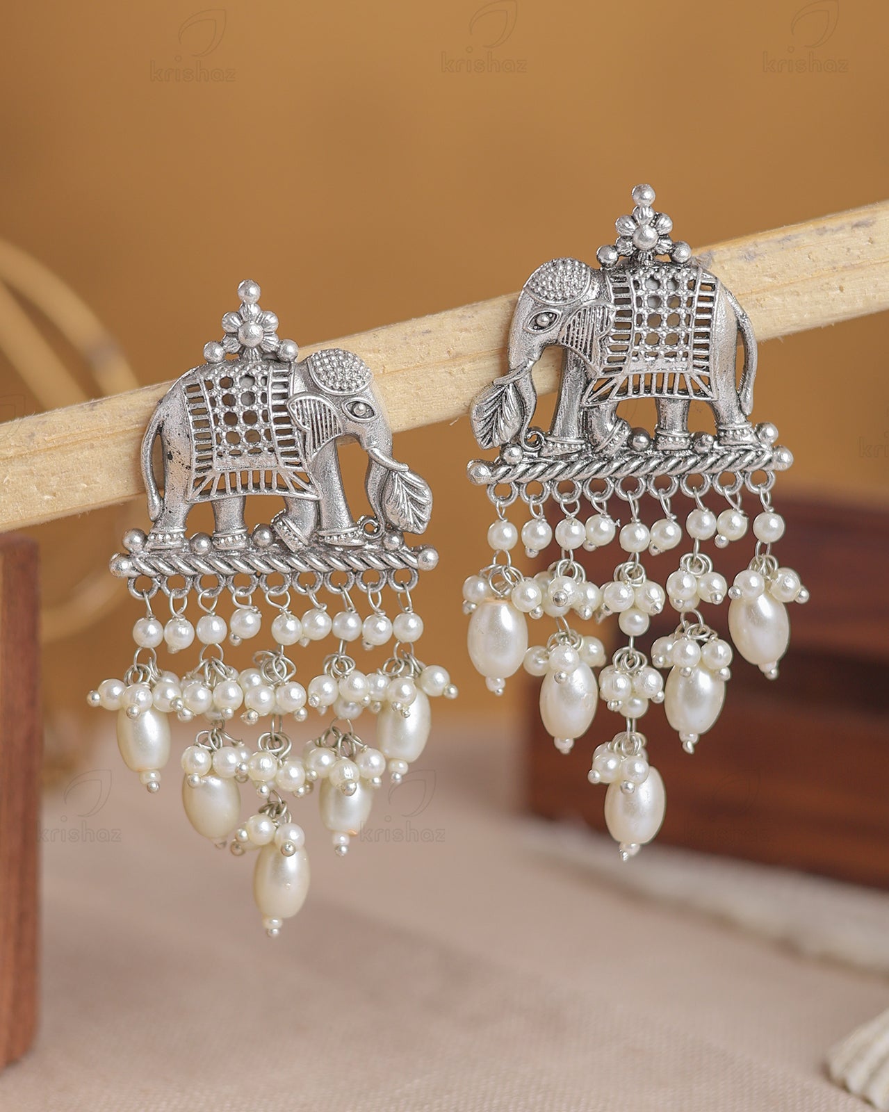 Eshaanvi Dangler Earrings