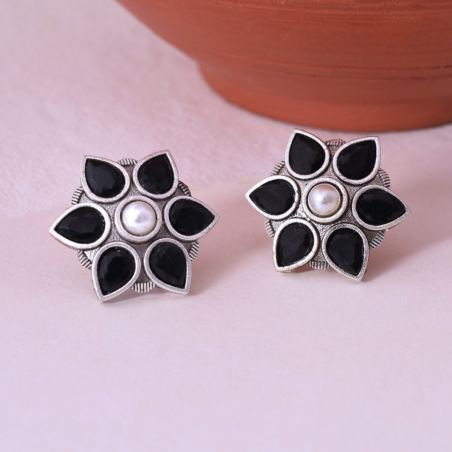 Nishi Stud Earrings