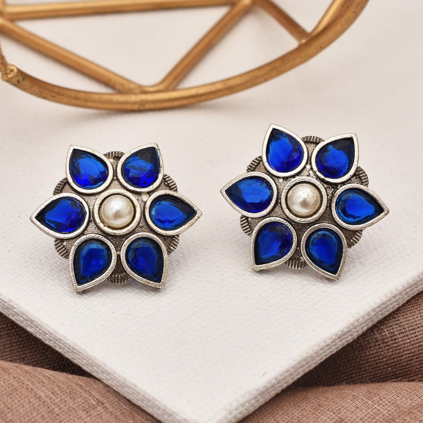 Nishi Stud Earrings