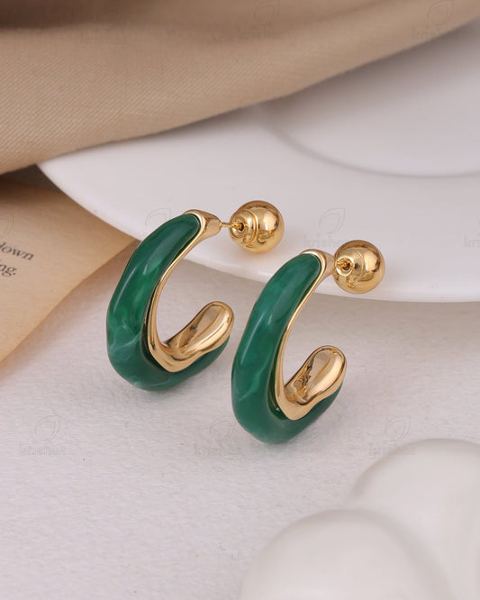 Amanda Fashionable Stud Earrings