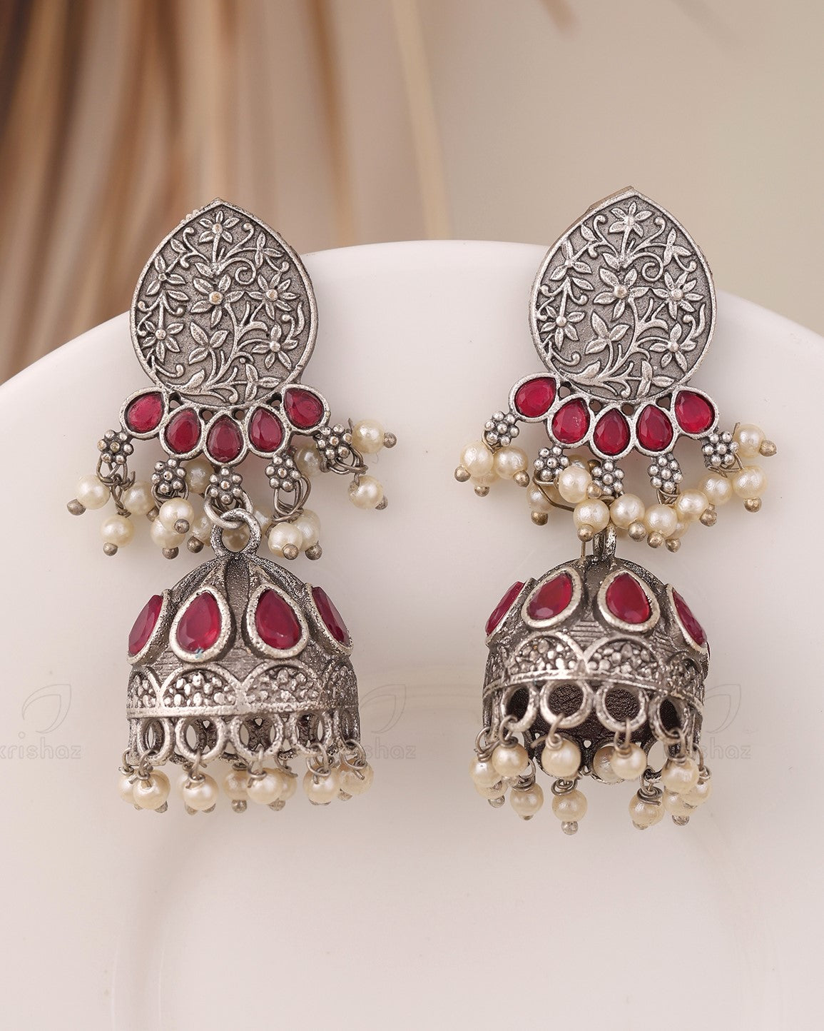 Jaanvi Jhumki Earrings