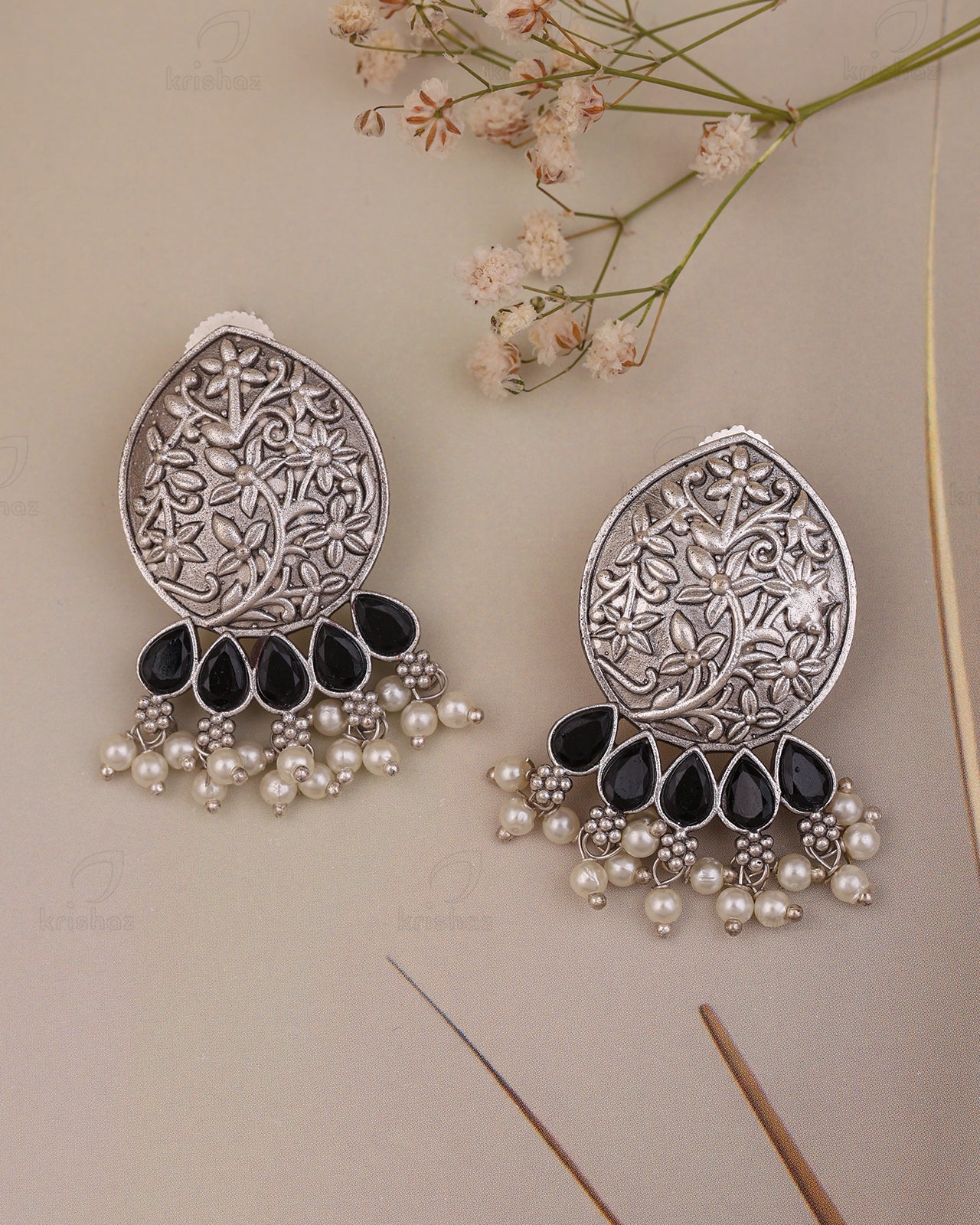 Aarzoo Stud Earrings