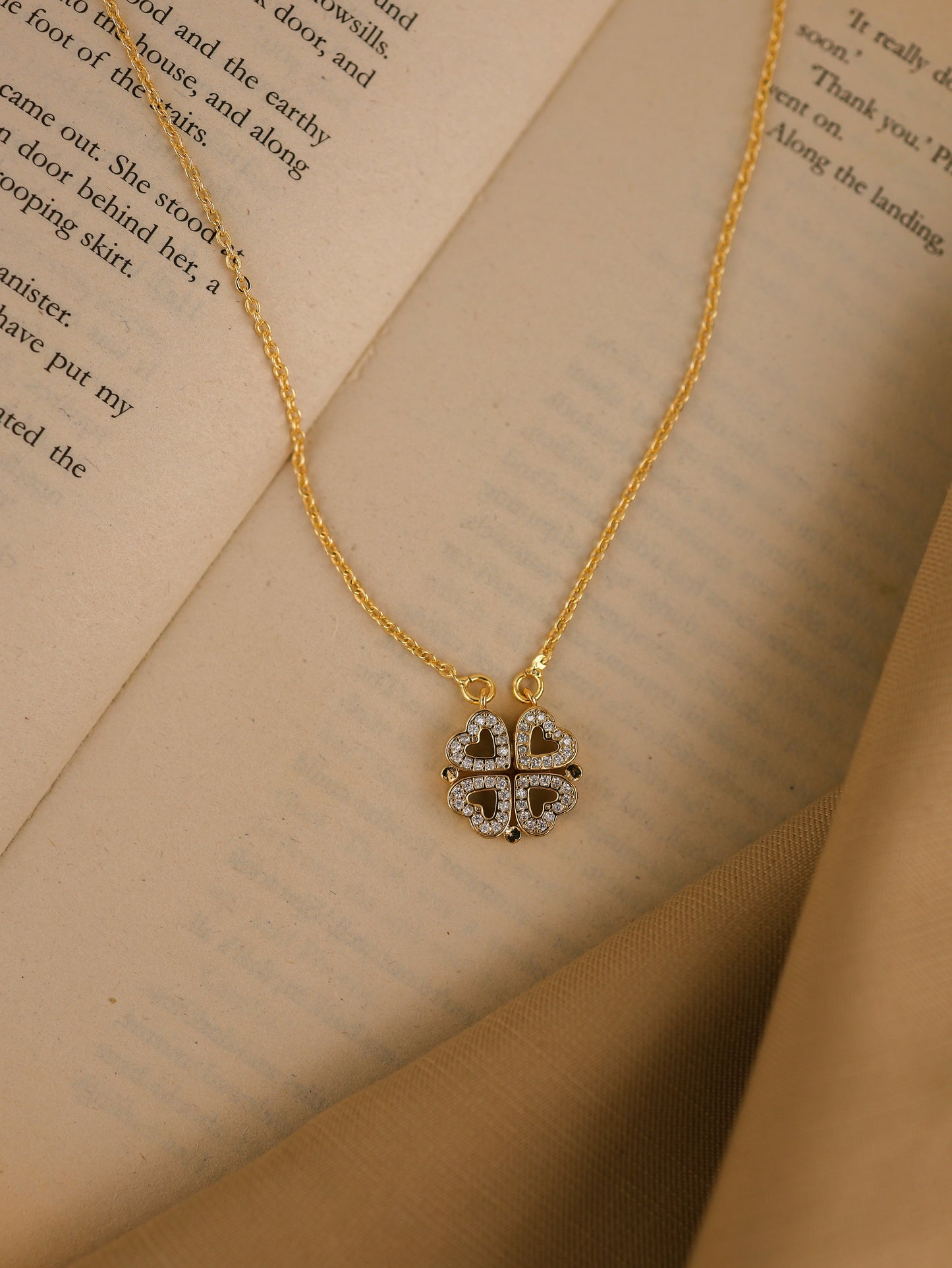 Belle Fashionable Pendant Neckpiece