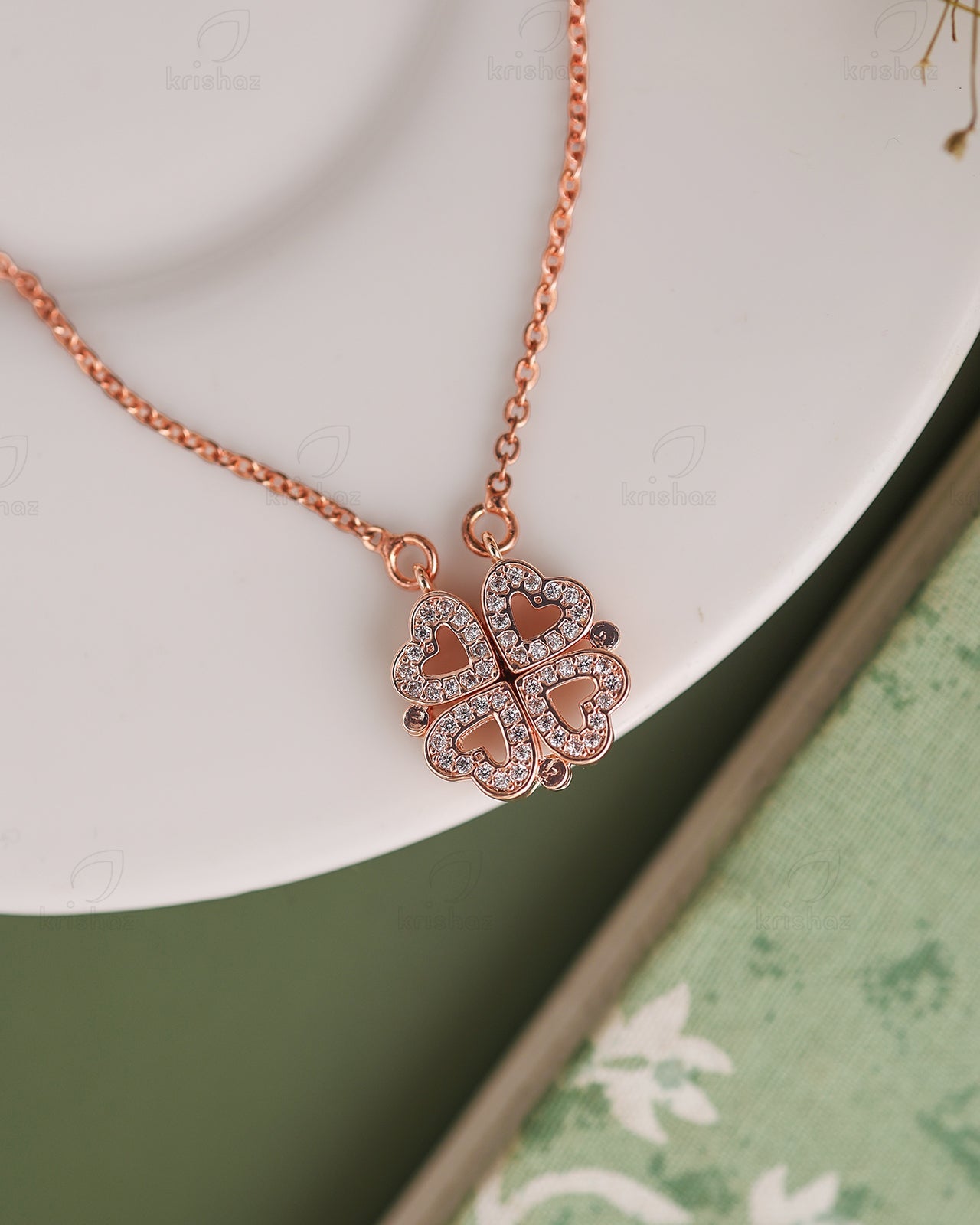 Herry Fashionable Pendant Neckpiece