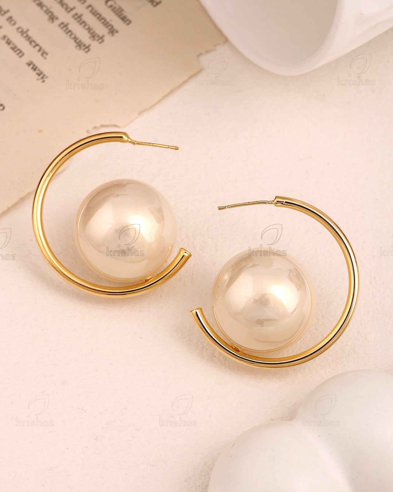 Vivienne Fashionable Hoop Earrings