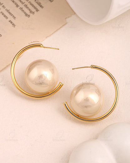 Vivienne Fashionable Hoop Earrings