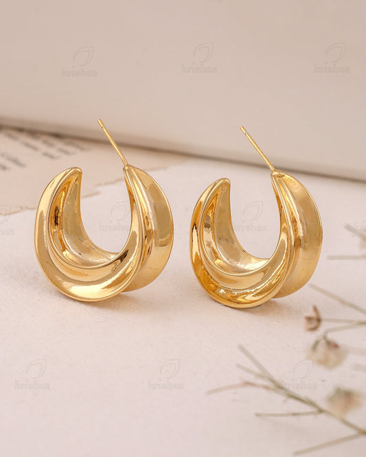 Eliora  Fashionable Stud Earrings