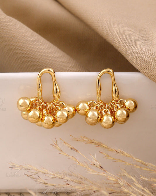 Dayana Fashionable Dangler Earrings