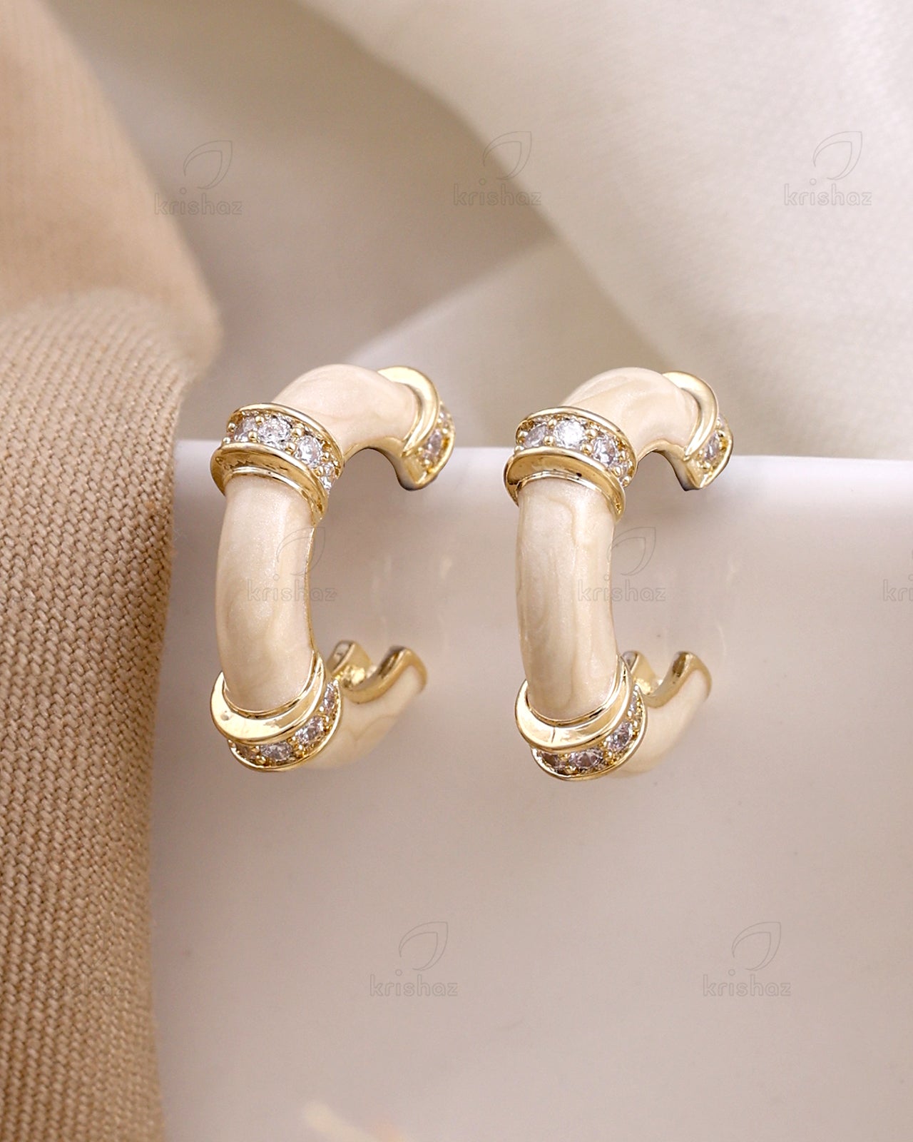 Sira Fashionable Stud Earrings