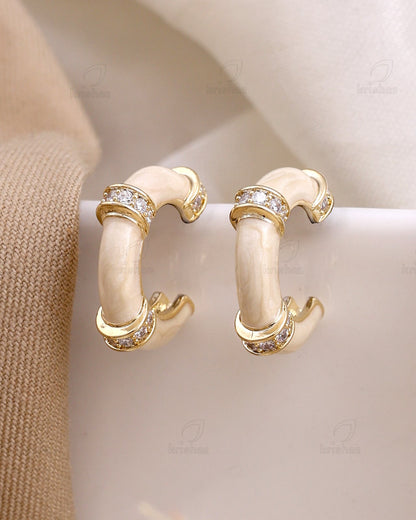 Sira Fashionable Stud Earrings