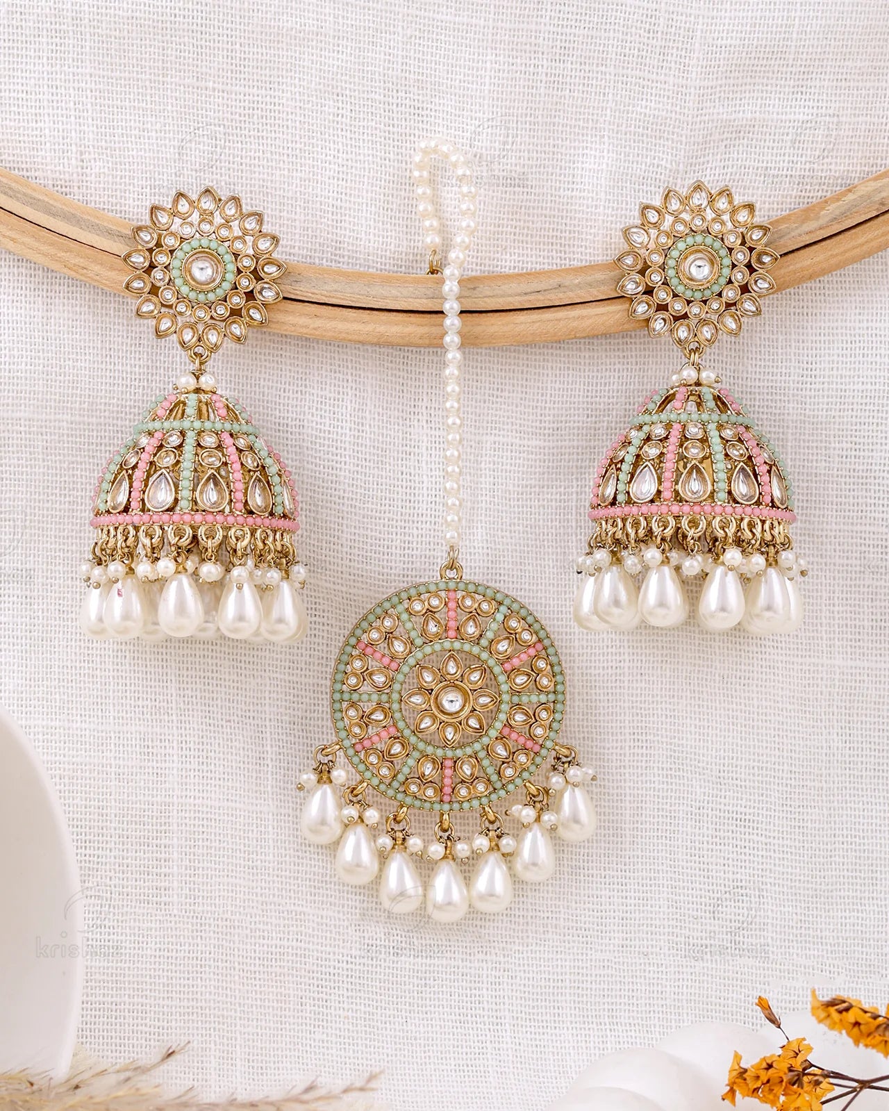 Farheen Pakistani Kundan Jhumki Earrings With Mangtika