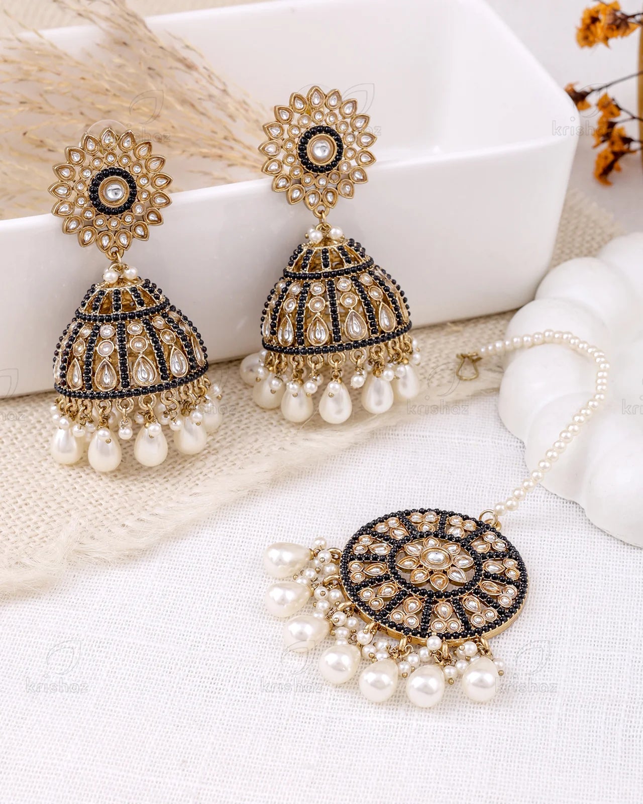 Farheen Pakistani Kundan Jhumki Earrings With Mangtika