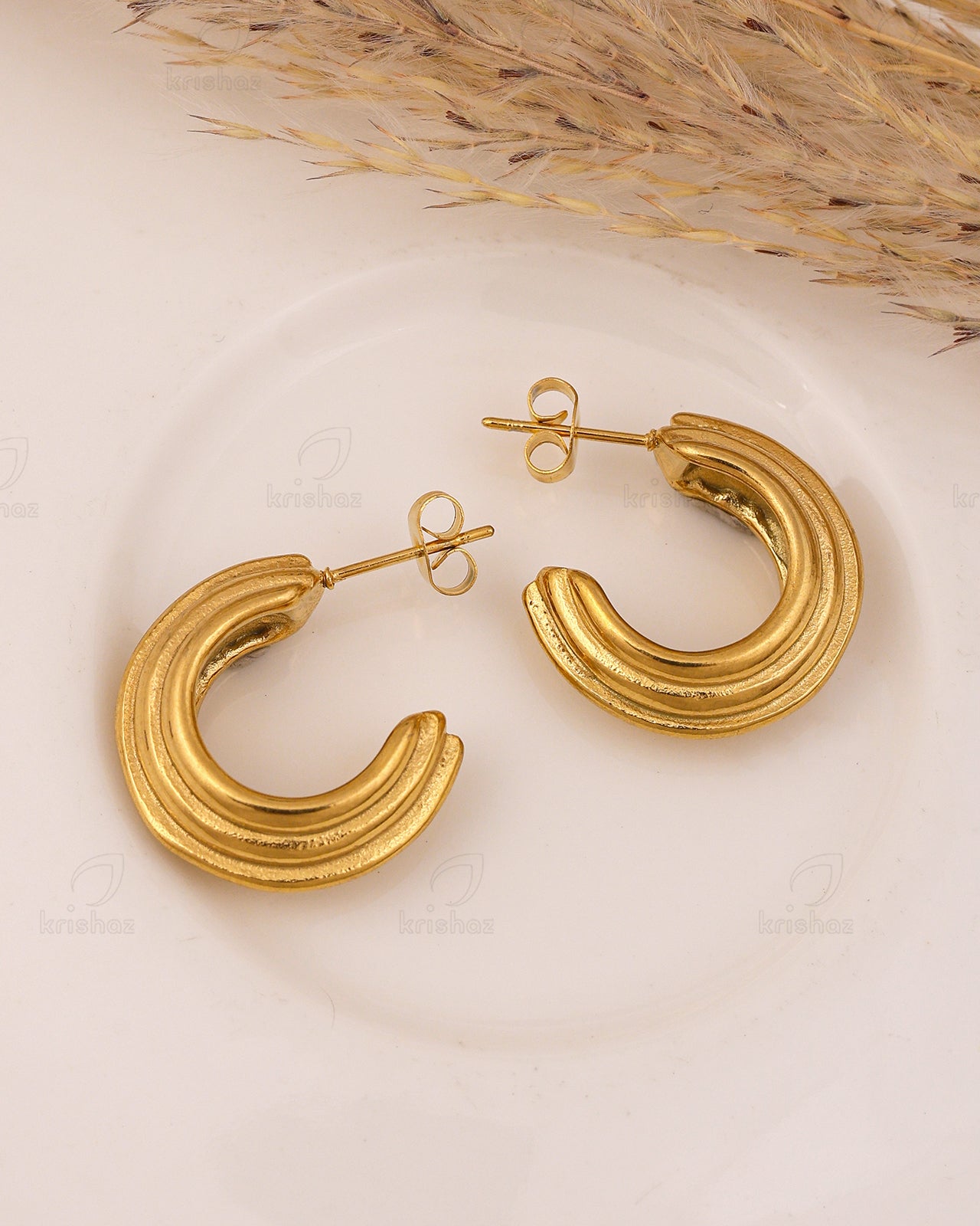 Frosty Fashionable Hoop Earrings