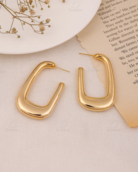 Betsy Fashionable Stud Earrings