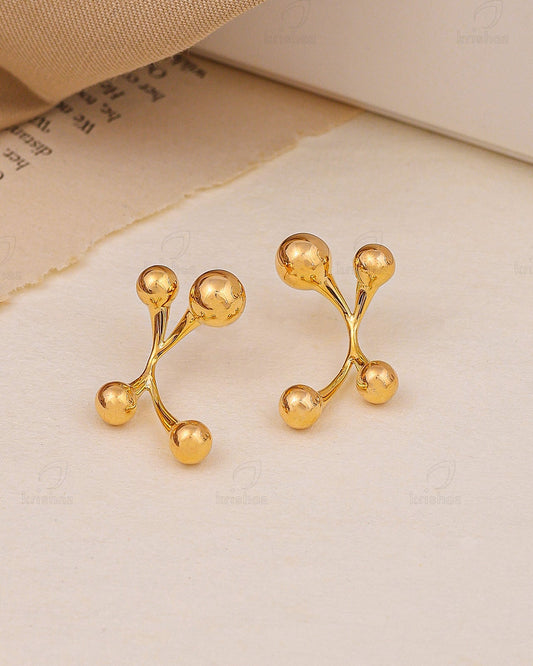 Wisdom Fashionable Stud Earrings