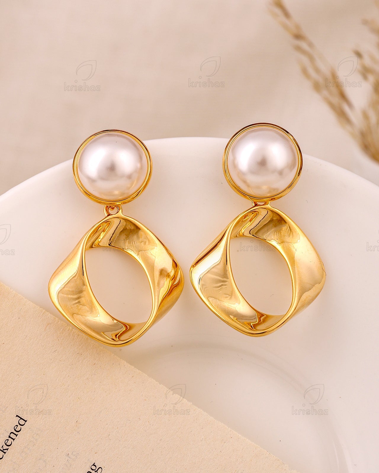 Mapel Fashionable Dangler Earrings