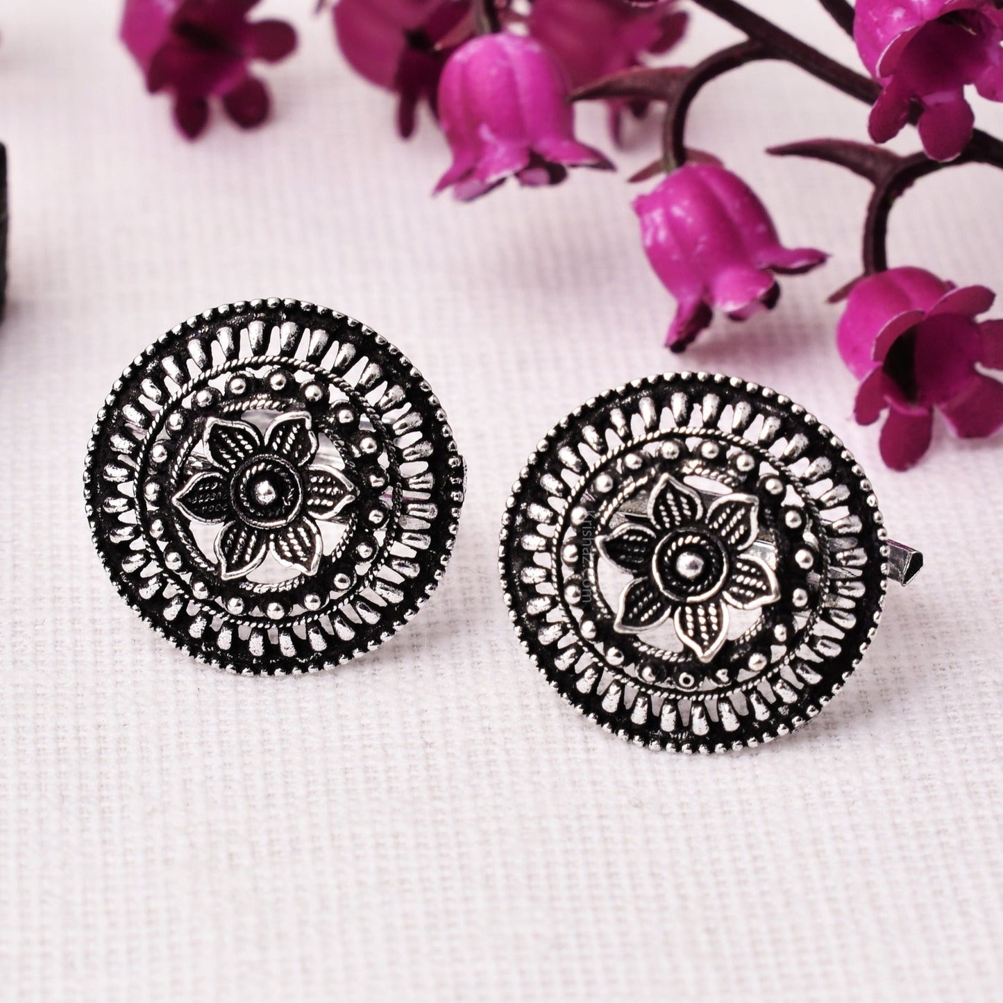 A Pair of Oxidized Silver Adjustable Ethnic Toe Rings - Krishaz