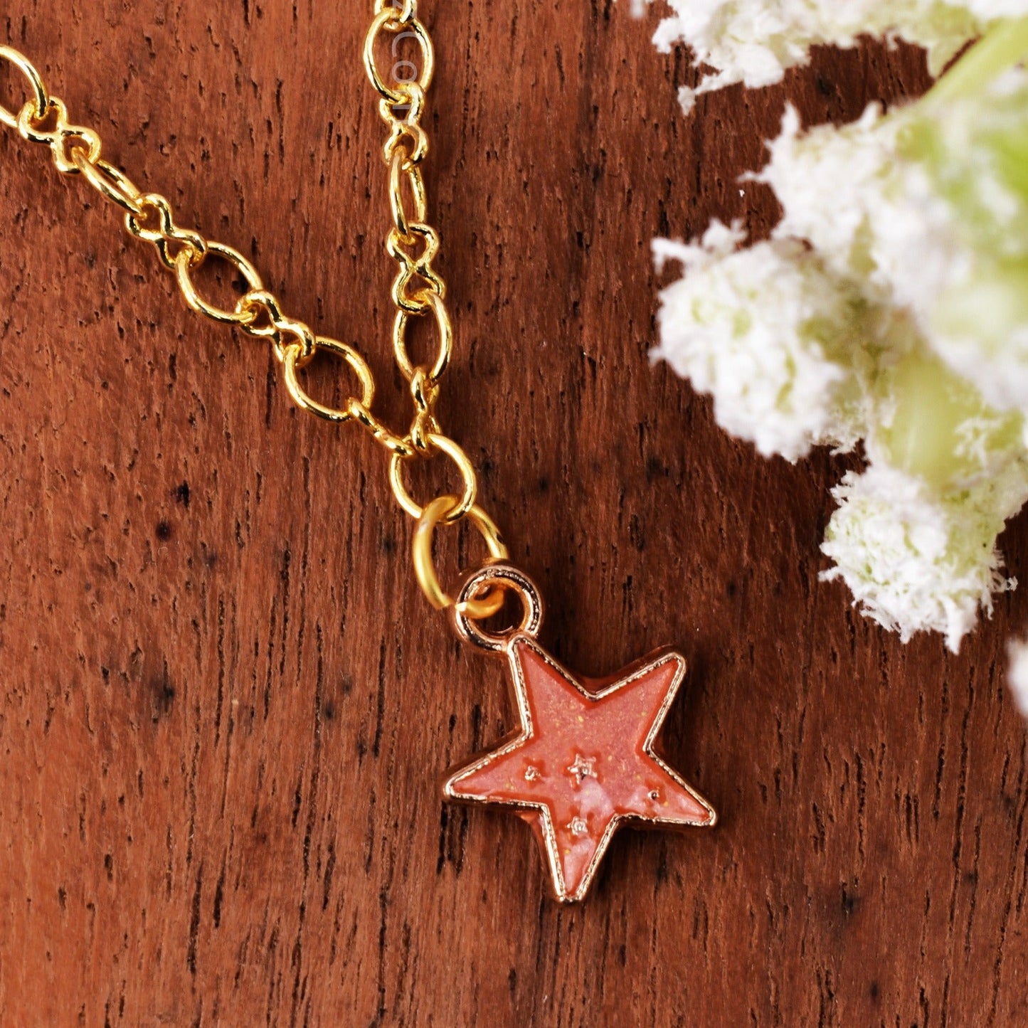 Gold Figure 8 Chain with Star charms