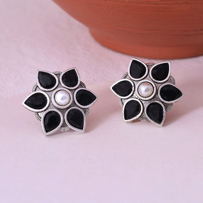 Nishi Stud Earrings
