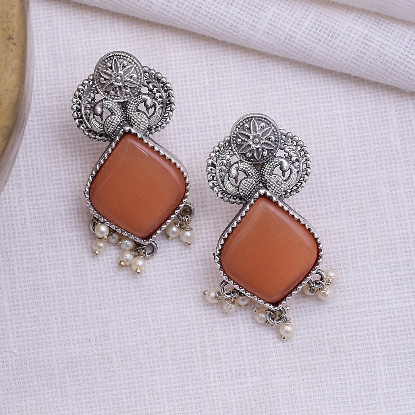 Ragini Stud Earrings - wxo