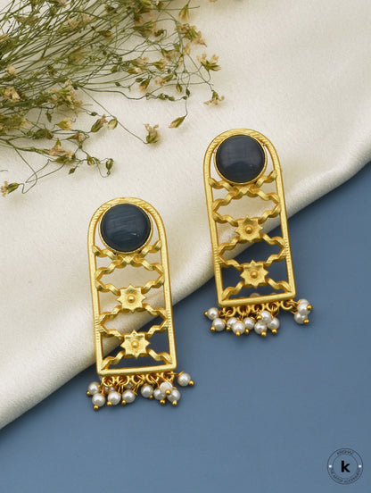 Priyali Matte Gold Stud